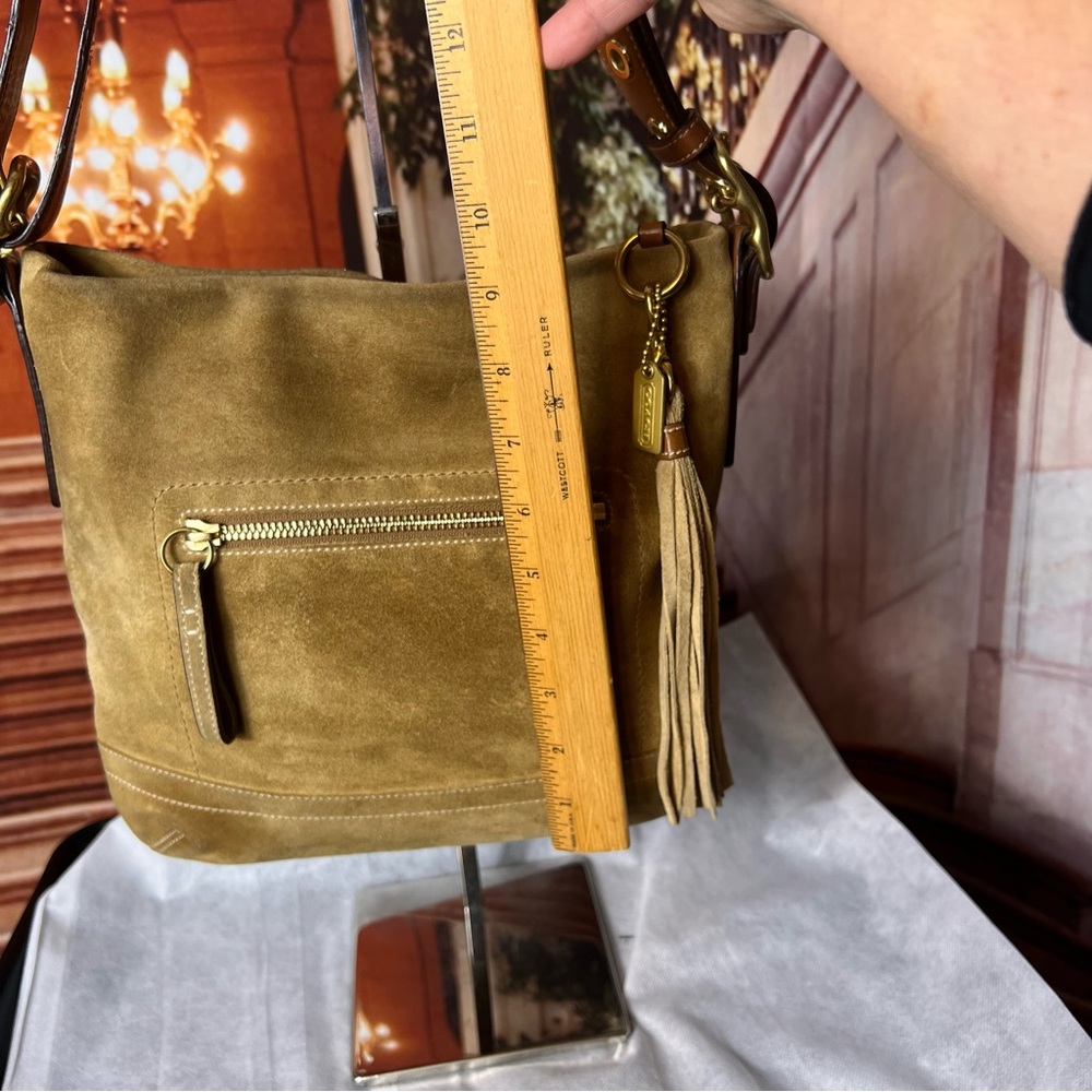 Coach Vintage Suede Tan Shoulder Bag, adjustable strap, tassel metal logo charm - Picture 16 of 17